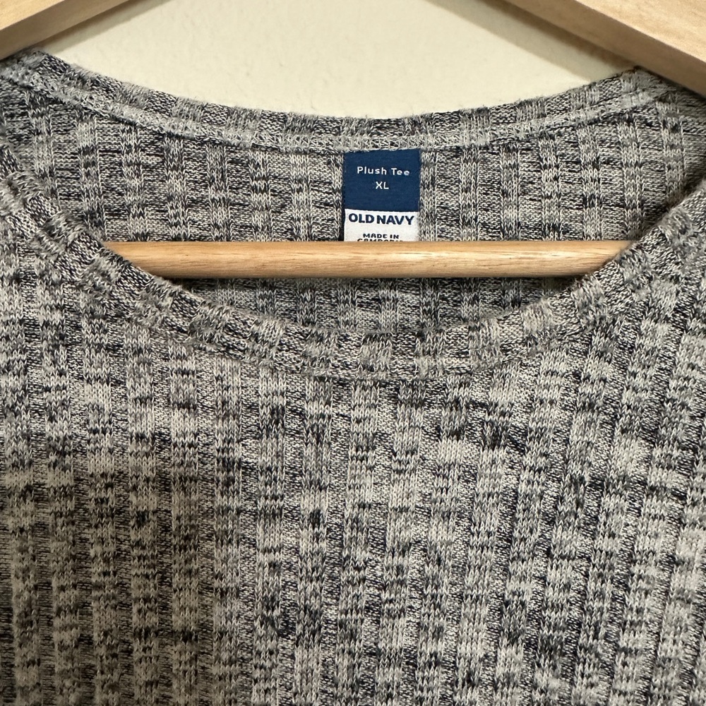 ♻️ Old Navy Charcoal Plush Tee - Picture 2 of 5